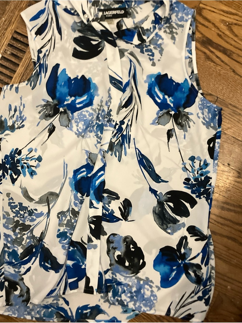 Pre-Owned Karl Lagerfeld blue  Size Small Floral Tank Top